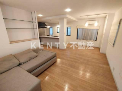 【居間・リビング】 | シークレットプラザ東六郷 | おしゃれな居間です