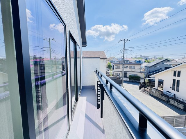 松戸市秋山新築戸建のバルコニー|南向きワイドバルコニー・日当たり良好♪