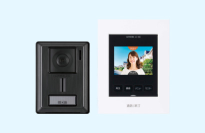 仲介手〇料不要　i-passo北区明徳町3号地【川上小・北部中】の防犯設備|シンプルでインテリアとの親和性がアップしたデザインのインターホン。大きな画面で来訪者の顔をしっかり確認することができます。ボタン操作もカンタンで使いやすいでしょう。