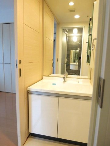 クリオ戸越銀座弐番館の独立洗面台