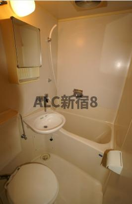 ライオンズマンション千駄ヶ谷第２の浴室