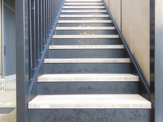 サンライフ川添のロビー