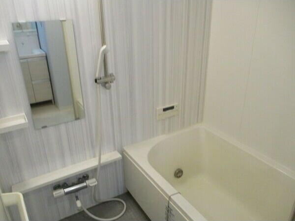 アンジュ栄の浴室