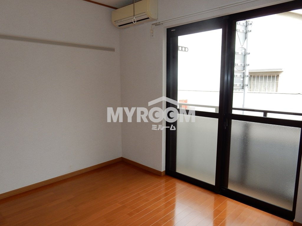 ハイツＮＡＮＡの寝室|お掃除がしやすいフローリングのお部屋☆