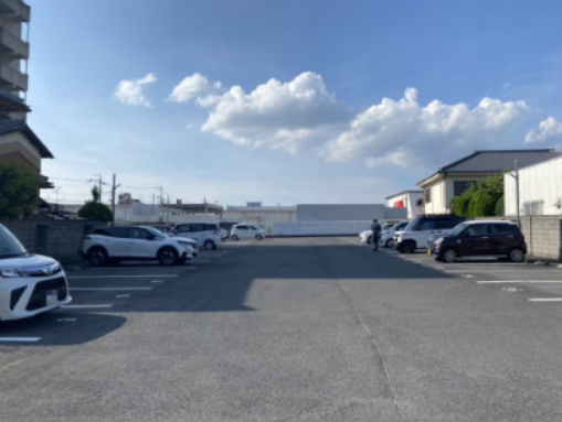 北神殿町モータープール