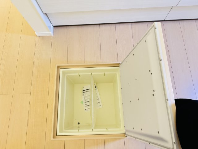 柏市大室新築戸建のキッチン|キッチン床下収納
