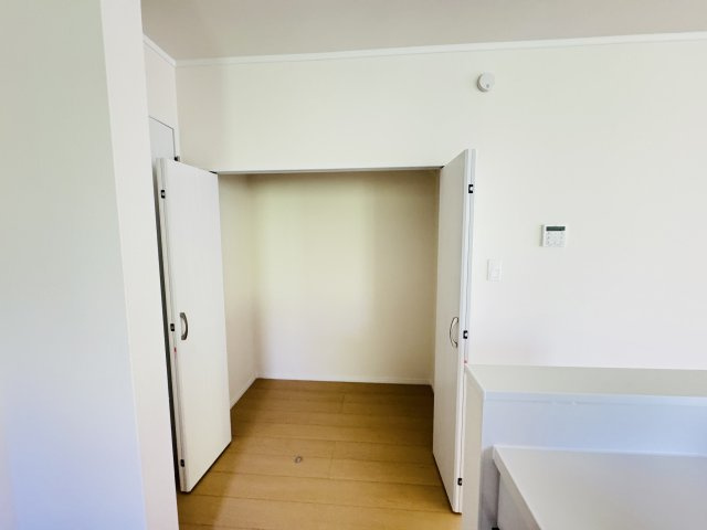 柏市大室新築戸建の収納|キッチン横・パントリースペース