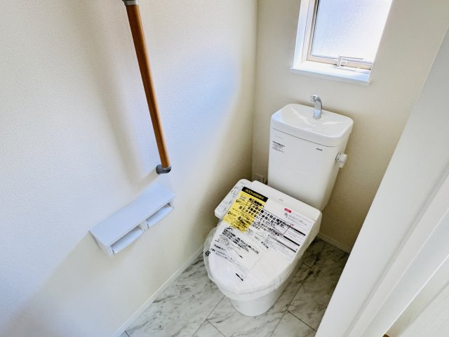 柏市大室新築戸建のトイレ|温水洗浄暖房便座つきトイレ