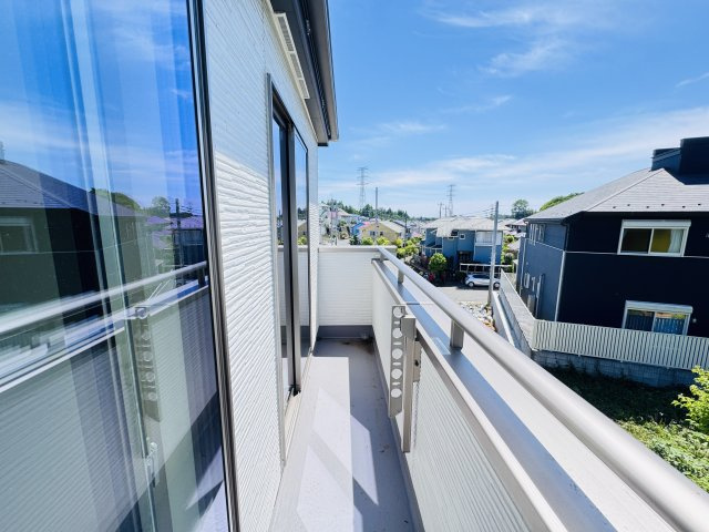 柏市大室新築戸建のバルコニー|南向きワイドバルコニー・日当たり良好♪