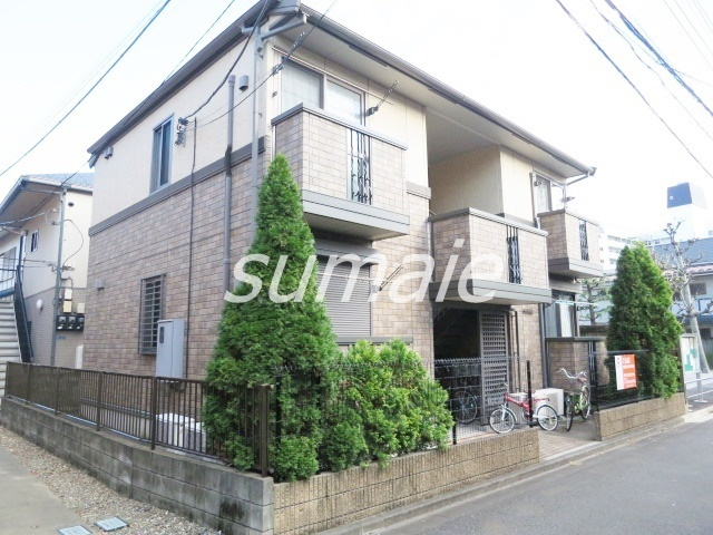 セレーノの外観|緑が映える外観です♪