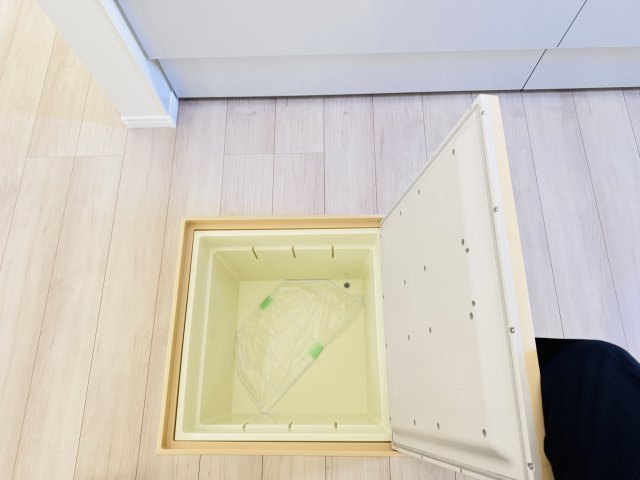 柏市大室新築戸建のキッチン|キッチン床下収納