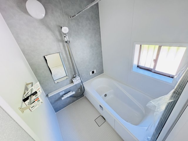 柏市大室新築戸建の浴室|手元で水流切り替えシャワーヘッド・足を伸ばせる広々浴槽で毎日リラックス♪