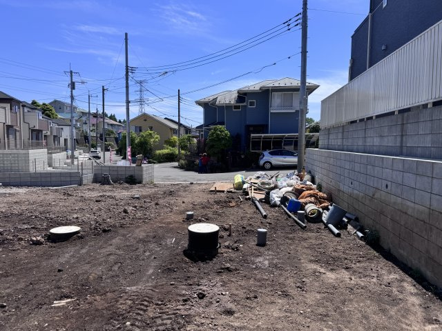 柏市大室新築戸建の駐車場|B号棟駐車スペース・縦列２台駐車可（5月5日撮影）