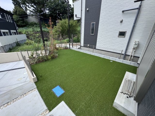 柏市大室新築戸建の庭|リビング前・南側庭スペース