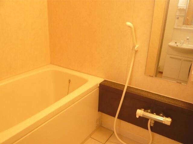 荒川区町屋１丁目のアパートの浴室