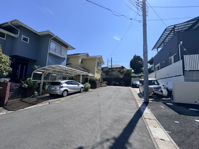柏市大室新築戸建の前面道路含む現地写真|東側前面道路・幅員6.1ｍ