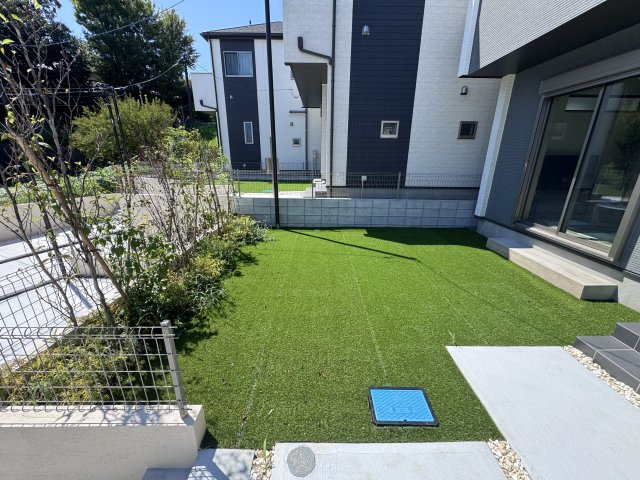 柏市大室新築戸建の庭|南側庭スペース