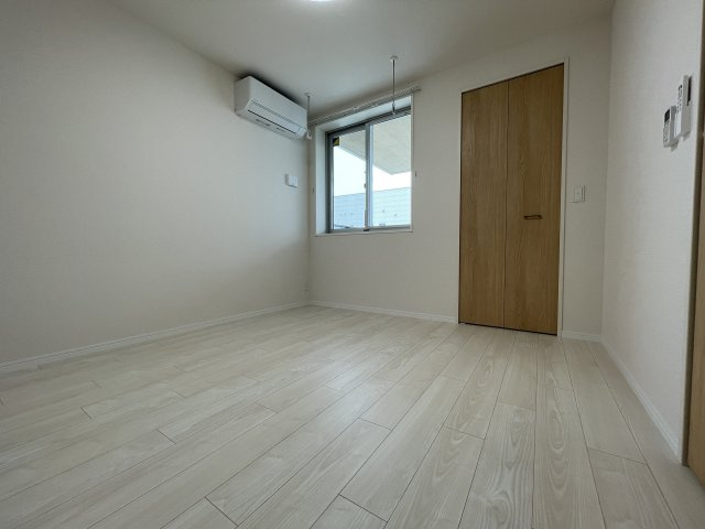 稲城市東長沼の賃貸マンションの寝室