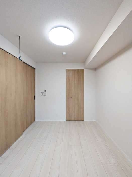稲城市東長沼の賃貸マンションの洋室