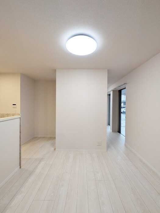 稲城市東長沼の賃貸マンションの内装