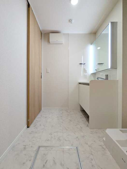 稲城市東長沼の賃貸マンションの内装