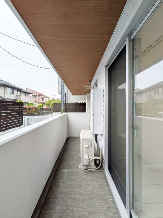 稲城市東長沼の賃貸マンションのバルコニー
