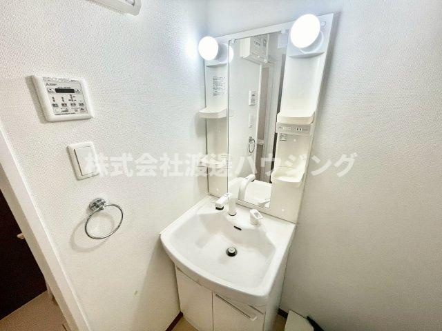 ロイヤルコート千里山の洗面所