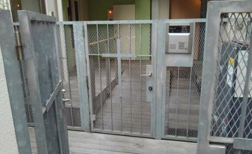 雑司ヶ谷ハウスのエントランス