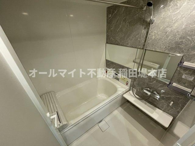 稲城市東長沼の賃貸マンションの浴室