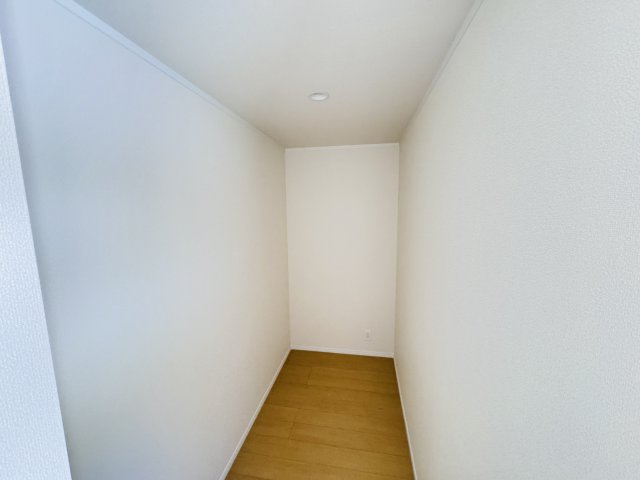 柏市大室新築戸建の収納|キッチン裏・パントリースペース