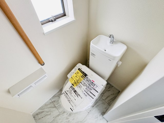 柏市大室新築戸建のトイレ|温水洗浄暖房便座つきトイレ