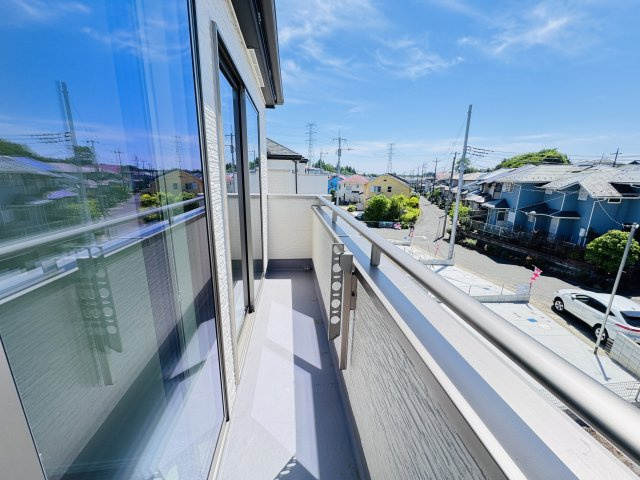 柏市大室新築戸建のバルコニー|南向きワイドバルコニー・日当たり良好♪