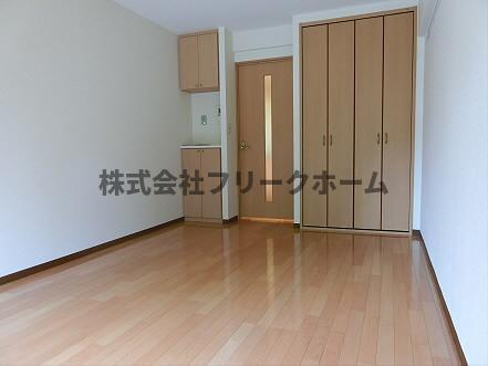 武蔵野市吉祥寺本町２丁目の賃貸マンションの居間・リビング