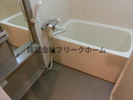 武蔵野市吉祥寺本町２丁目の賃貸マンションの浴室