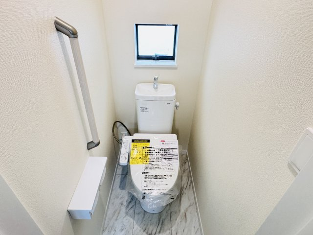 柏市大室新築戸建のトイレ|温水洗浄暖房便座つきトイレ