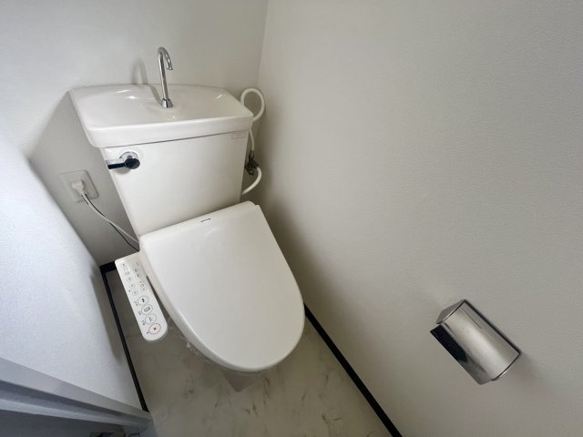 温水洗浄便座です☆