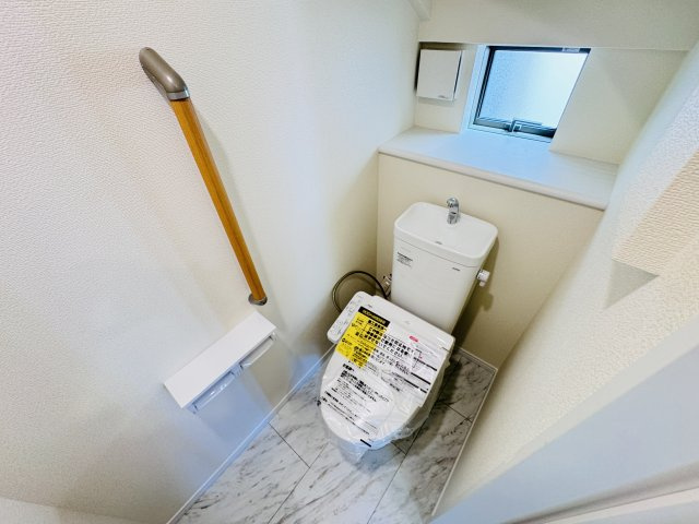 柏市大室新築戸建のトイレ|温水洗浄暖房便座つきトイレ