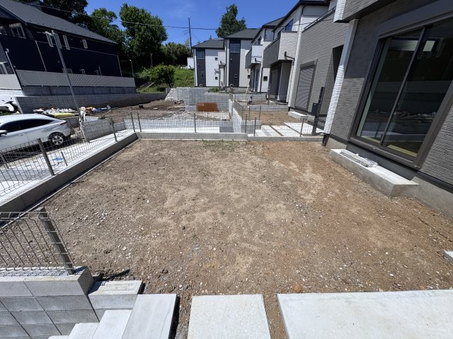 柏市大室新築戸建の庭|リビング前・南側庭スペース