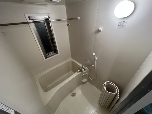 シンプルで機能的なユニットバスです