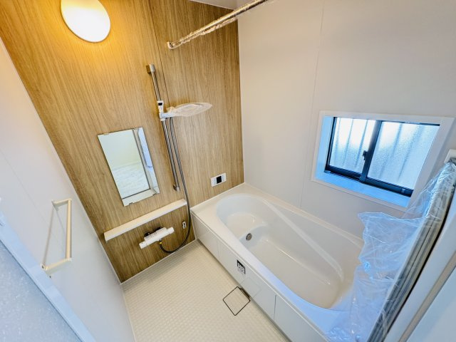 柏市大室新築戸建の浴室|手元で水流切り替えシャワーヘッド・足を伸ばせる広々浴槽で毎日リラックス♪