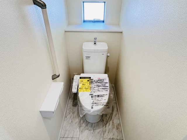 柏市大室新築戸建のトイレ|温水洗浄暖房便座つきトイレ
