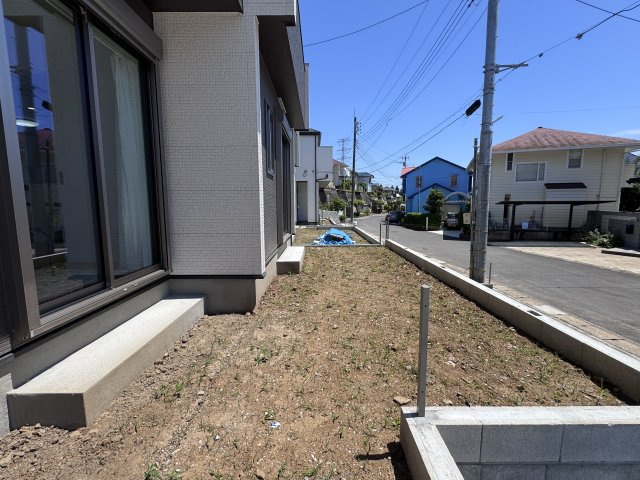 柏市大室新築戸建の庭|リビング前・南側庭スペース