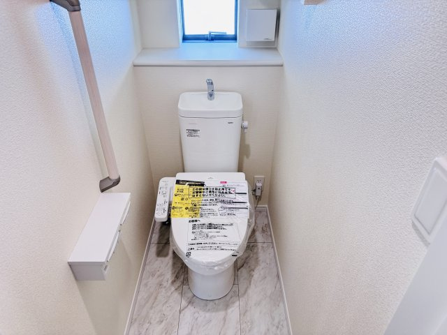 柏市大室新築戸建のトイレ|温水洗浄暖房便座つきトイレ