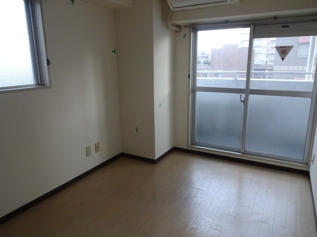 グローリア初穂大島Ⅱの居間・リビング