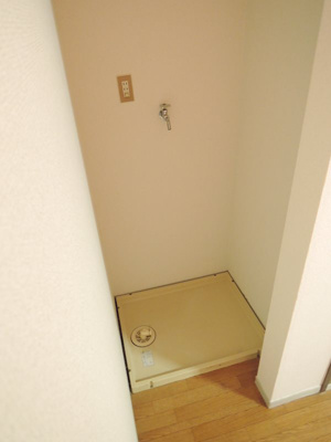 【設備】 | マルミツハイム | 嬉しい室内洗濯機置き場