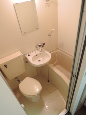 【浴室】 | マルミツハイム | コンパクトな３点ユニットバスルーム♪