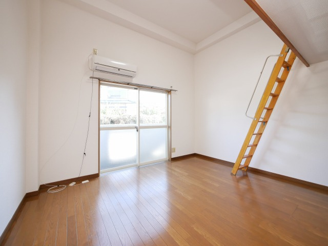 太宰府市石坂１丁目のアパートの居間・リビング|別号数タイプ