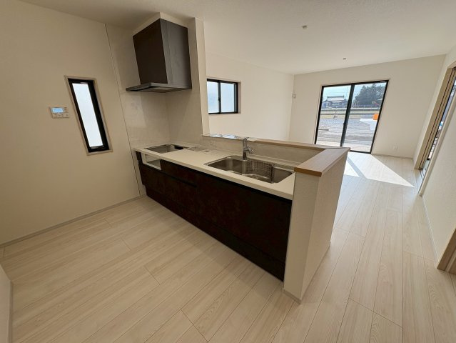 行橋市東泉　(新築一戸建て)のキッチン|家族を見渡せるカウンターキッチン♪
【行橋市　新築一戸建て】