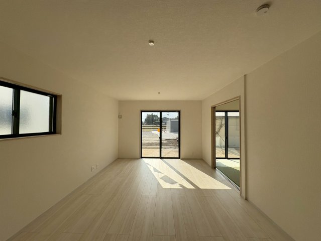 行橋市東泉　(新築一戸建て)の居間・リビング|家族を見渡せるカウンターキッチン♪
【行橋市　新築一戸建て】