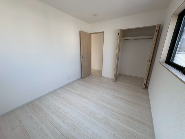 行橋市東泉　(新築一戸建て)の収納|クローゼット付き洋室♪
【行橋市　新築一戸建て】